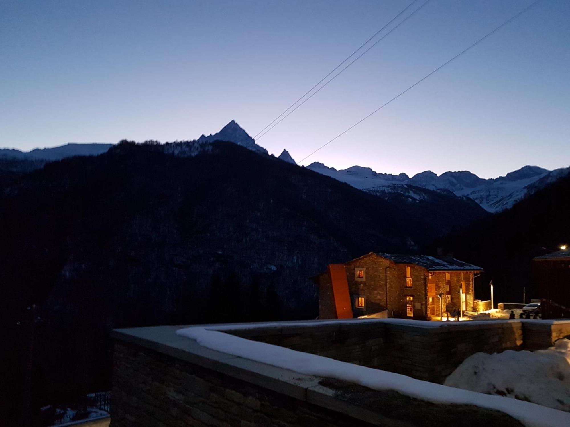 ホテル Rifugio Galaberna Ostana エクステリア 写真